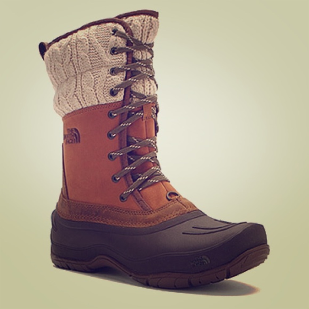 Womens Lace mid snow boot - new in box
